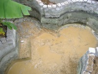 コンクリート池　錦鯉,池作り　ハツリ